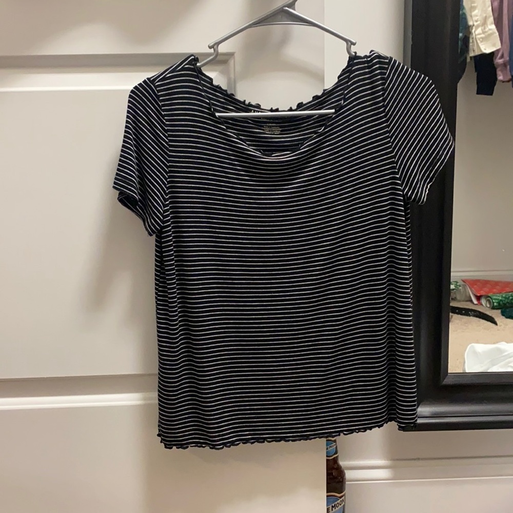 American Eagle shirt